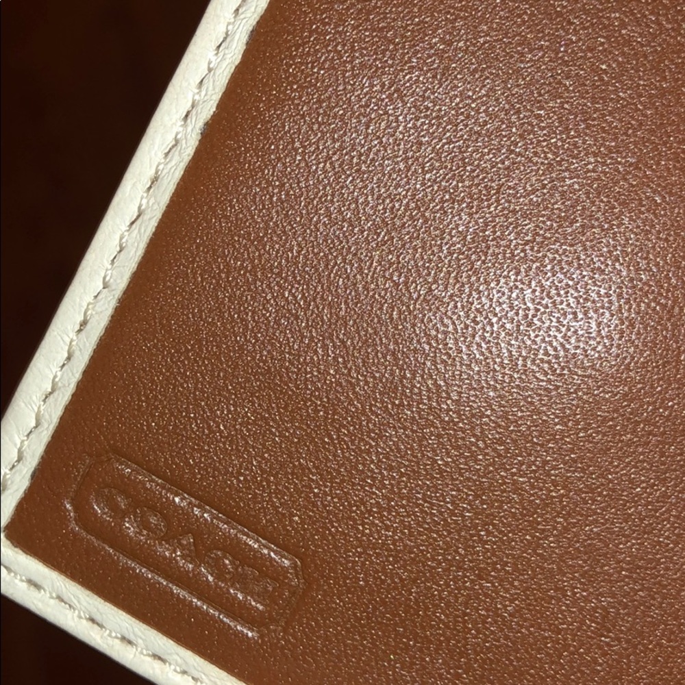 Retro Coach Wallet - Picture 5 of 5